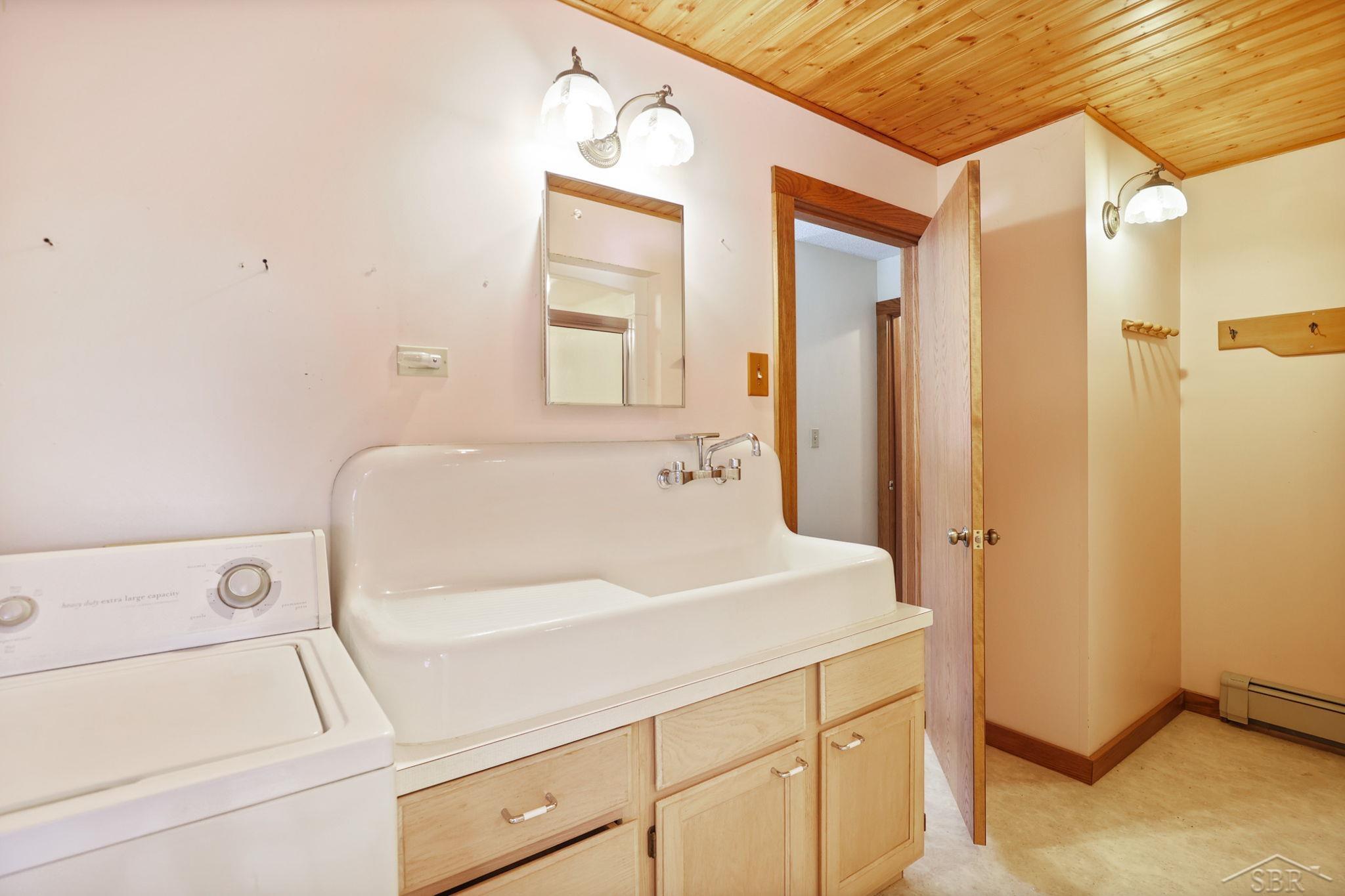 7600 Forest Road Unionville, MI 48767 - Photo 13 of 31