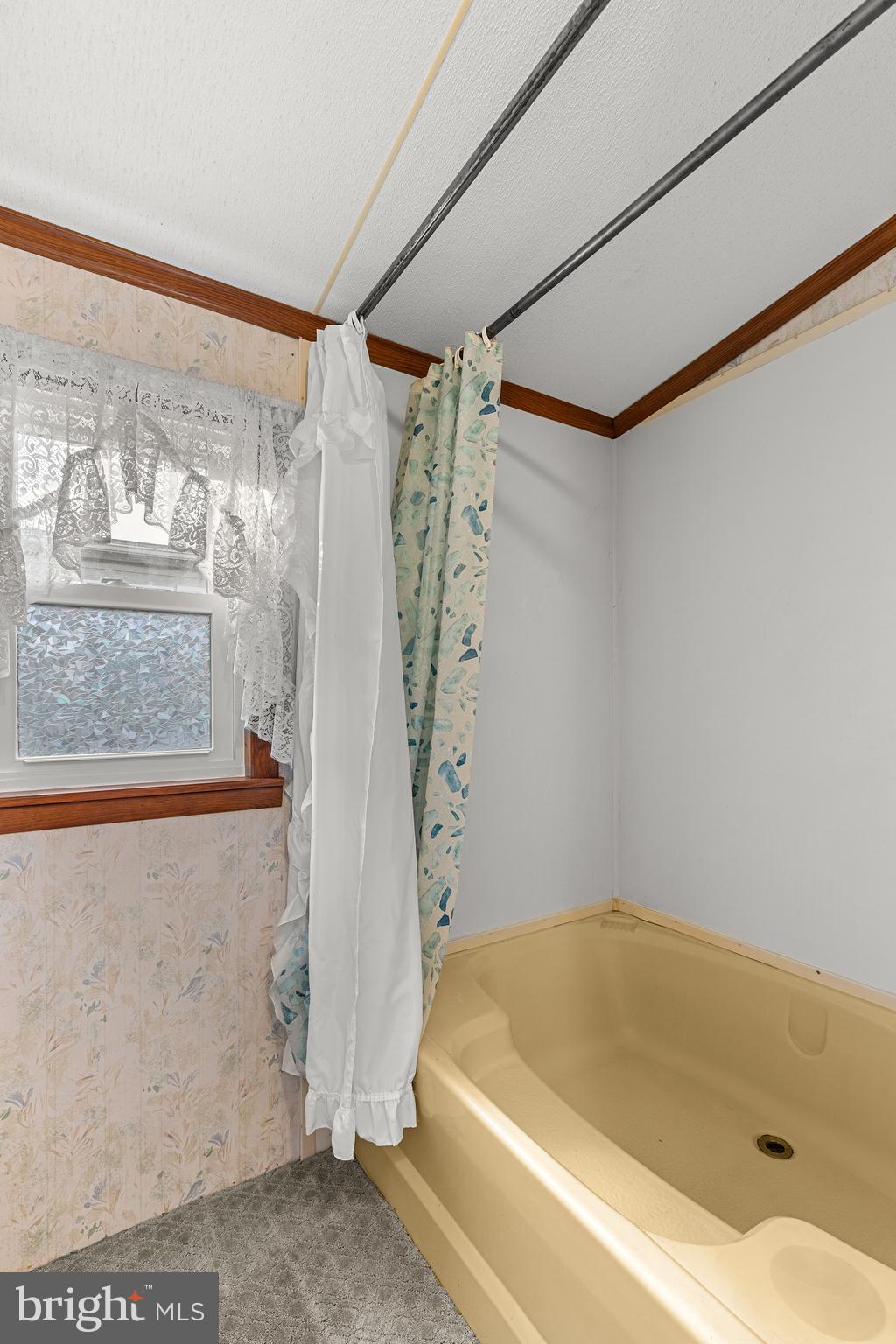 111 Pheasant Ridge Circle Lancaster, PA 17603 - Photo 21 of 29 a bathroom with a tub and shower