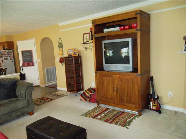 357 Pinecrest Court Delaware, OH 43015 - Photo 7 of 25