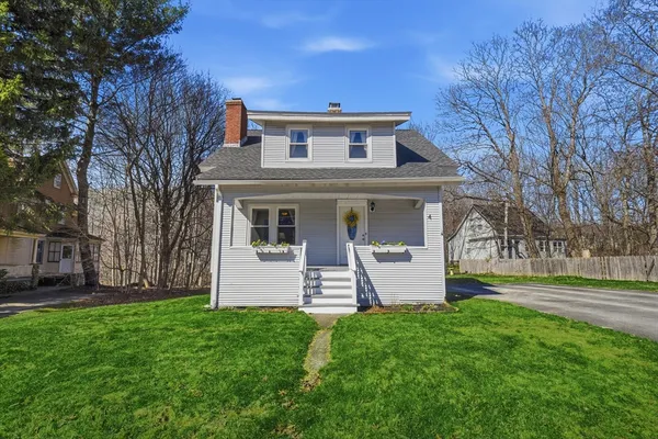 $429,900 | 4 Brookside Avenue, Worcester, MA 01602