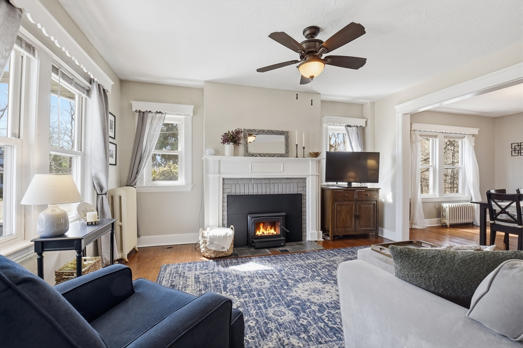 4 Brookside Avenue Worcester, MA 01602 - Photo 11 of 31