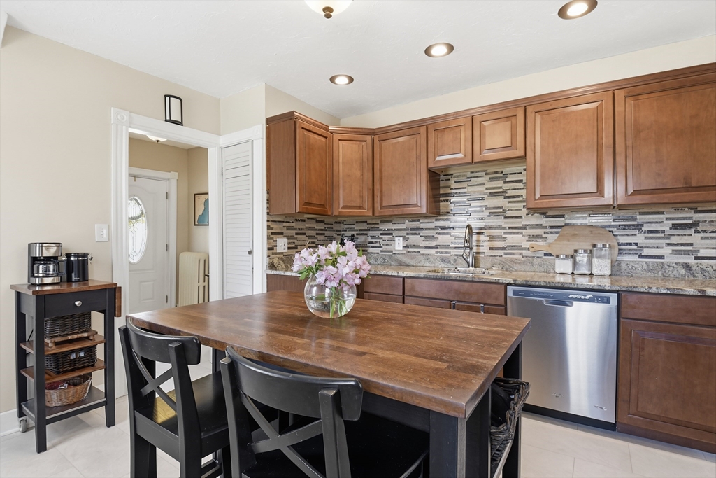 4 Brookside Avenue Worcester, MA 01602 - Photo 20 of 31