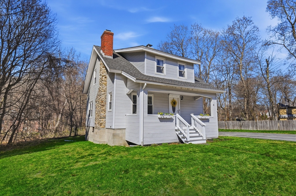 4 Brookside Avenue Worcester, MA 01602 - Photo 2 of 31