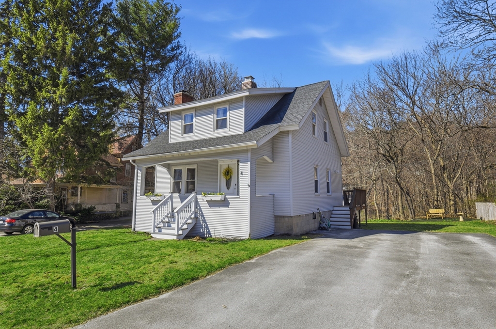 4 Brookside Avenue Worcester, MA 01602 - Photo 3 of 31