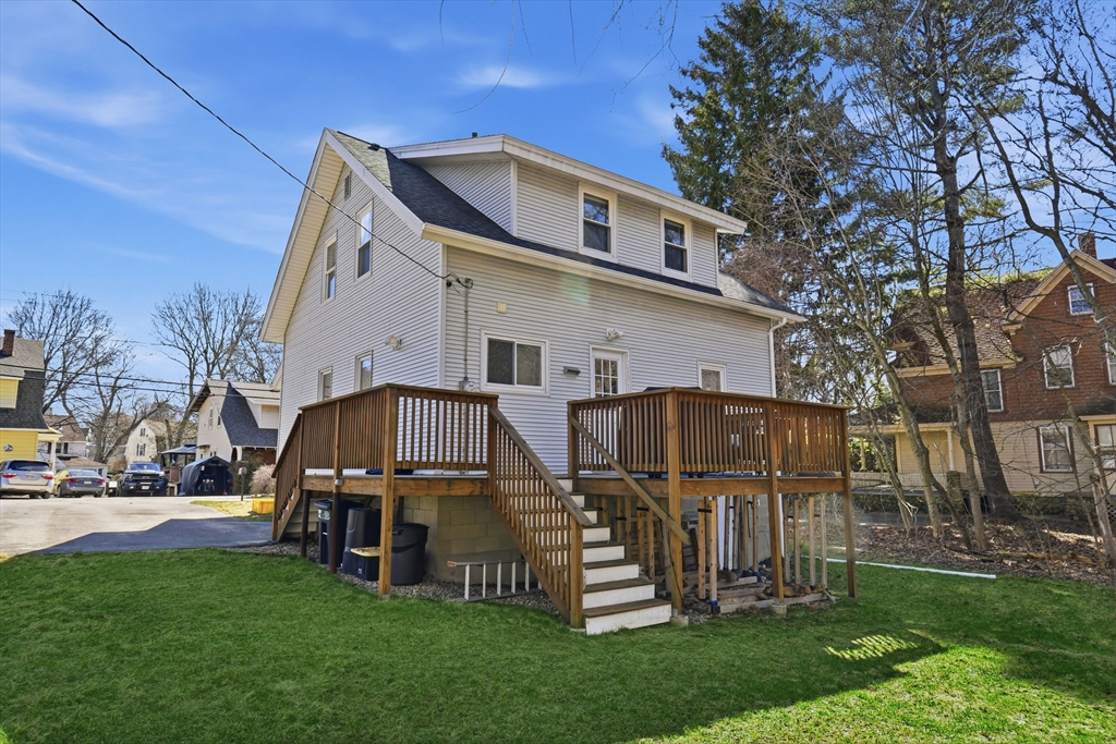 4 Brookside Avenue Worcester, MA 01602 - Photo 4 of 31