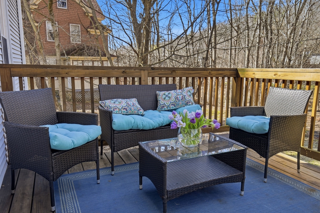 4 Brookside Avenue Worcester, MA 01602 - Photo 9 of 31