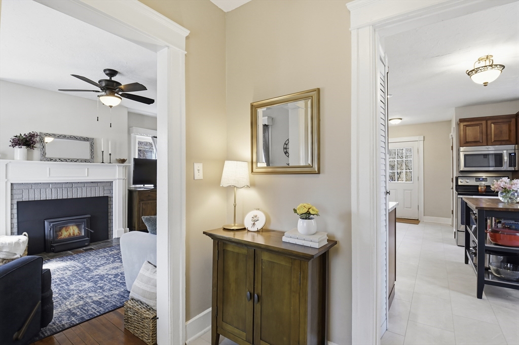 4 Brookside Avenue Worcester, MA 01602 - Photo 10 of 31