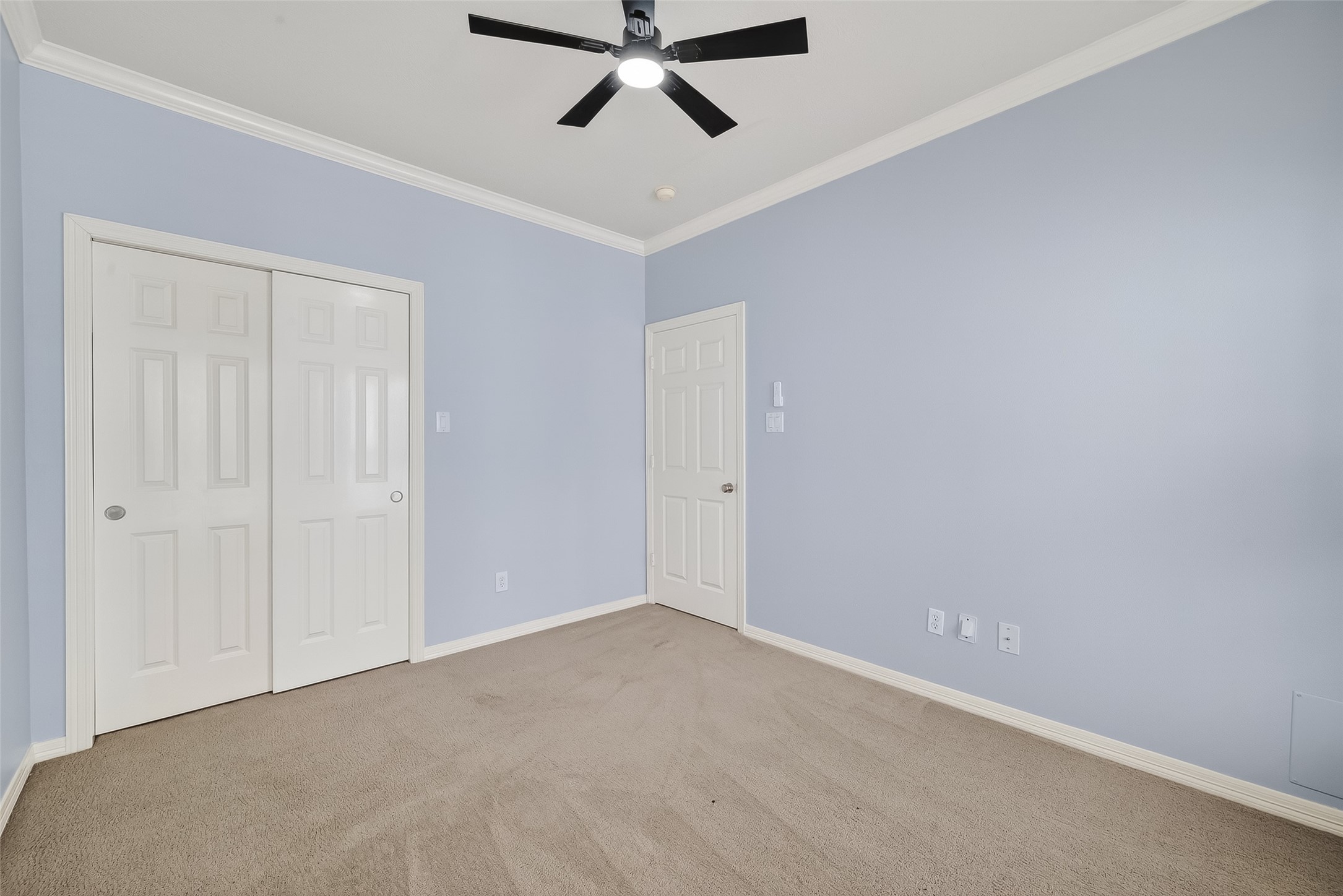 5835 Val Verde Street Houston, TX 77057 - Photo 12 of 21 a view of an empty room