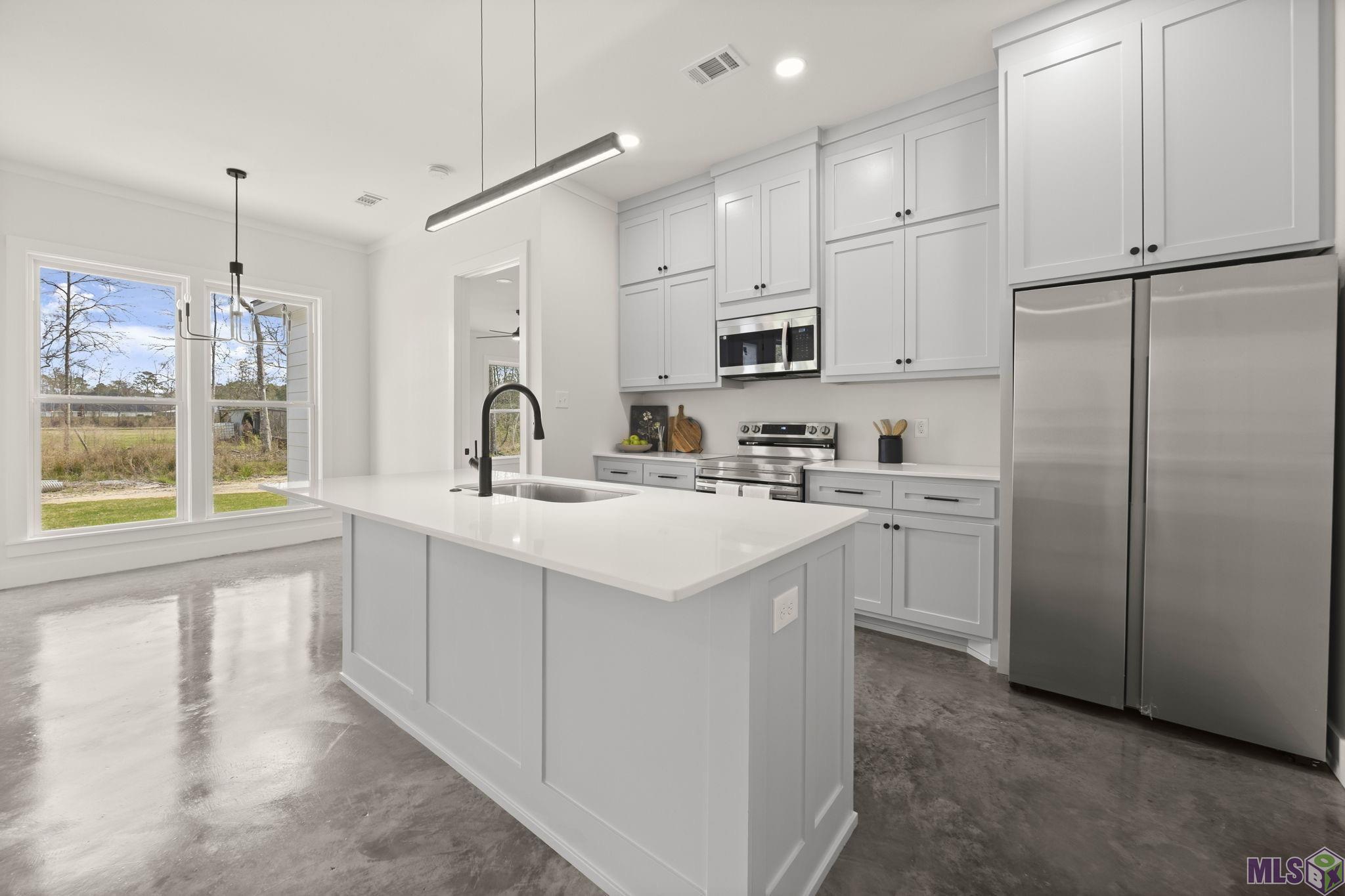 11976 Sims Road Denham Springs, LA 70706 - Photo 5 of 20 Gallery Image 5