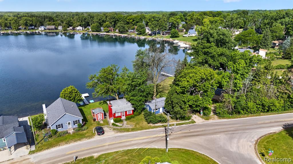1717 Triangle Lake Road Howell, MI 48843 - Photo 30 of 58