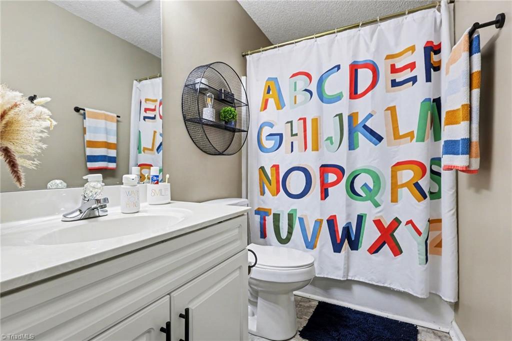 323 Jarrett Road Thomasville, NC 27360 - Photo 13 of 25