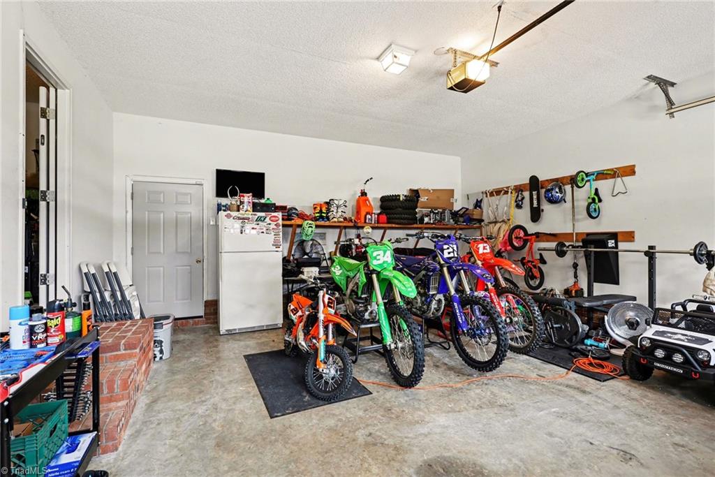 323 Jarrett Road Thomasville, NC 27360 - Photo 22 of 25