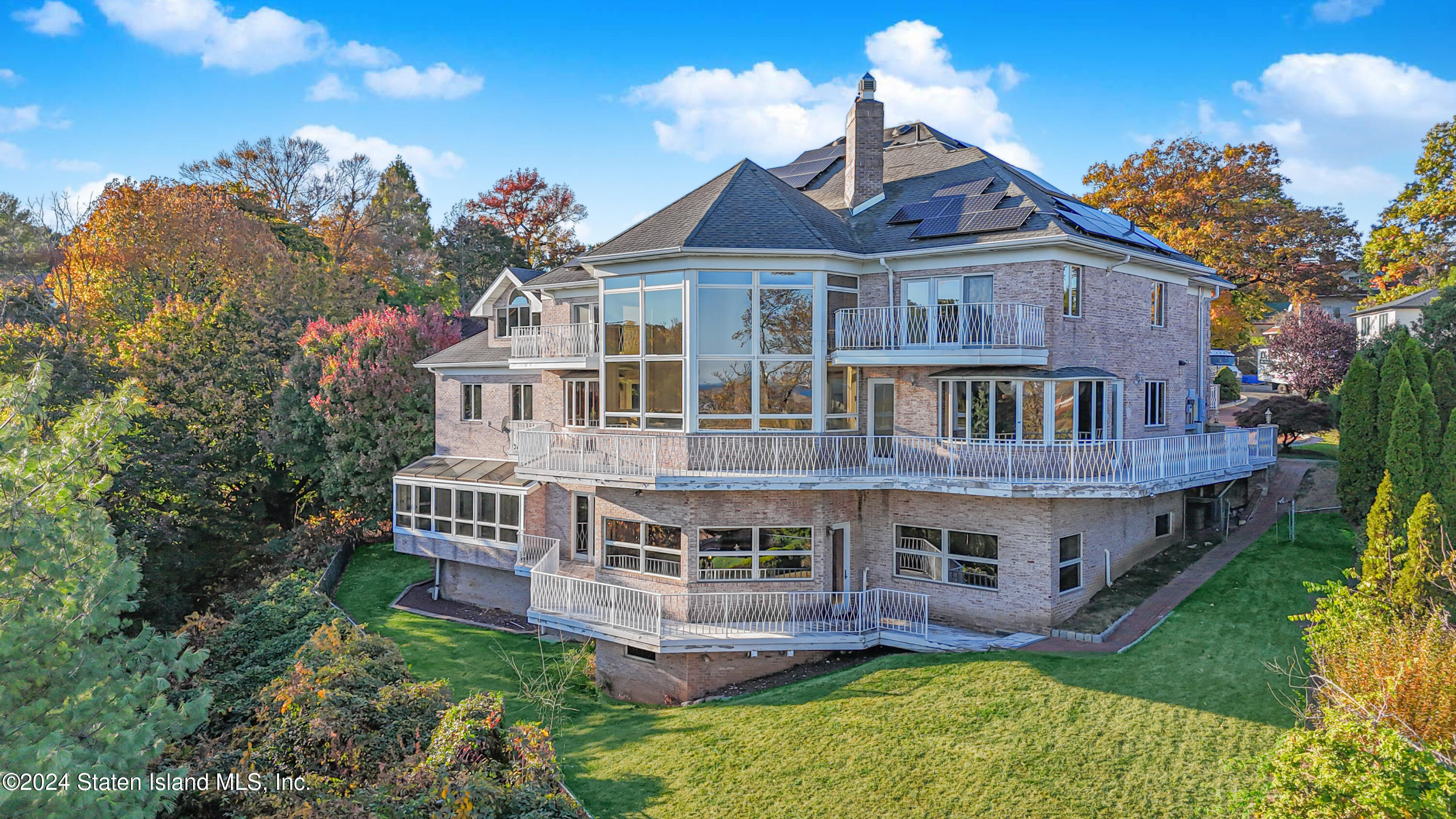 12 Romer Road Staten Island, NY 10304 - Photo 4 of 63 Photo Sep 18 2024, 9 18 37 PM (1)