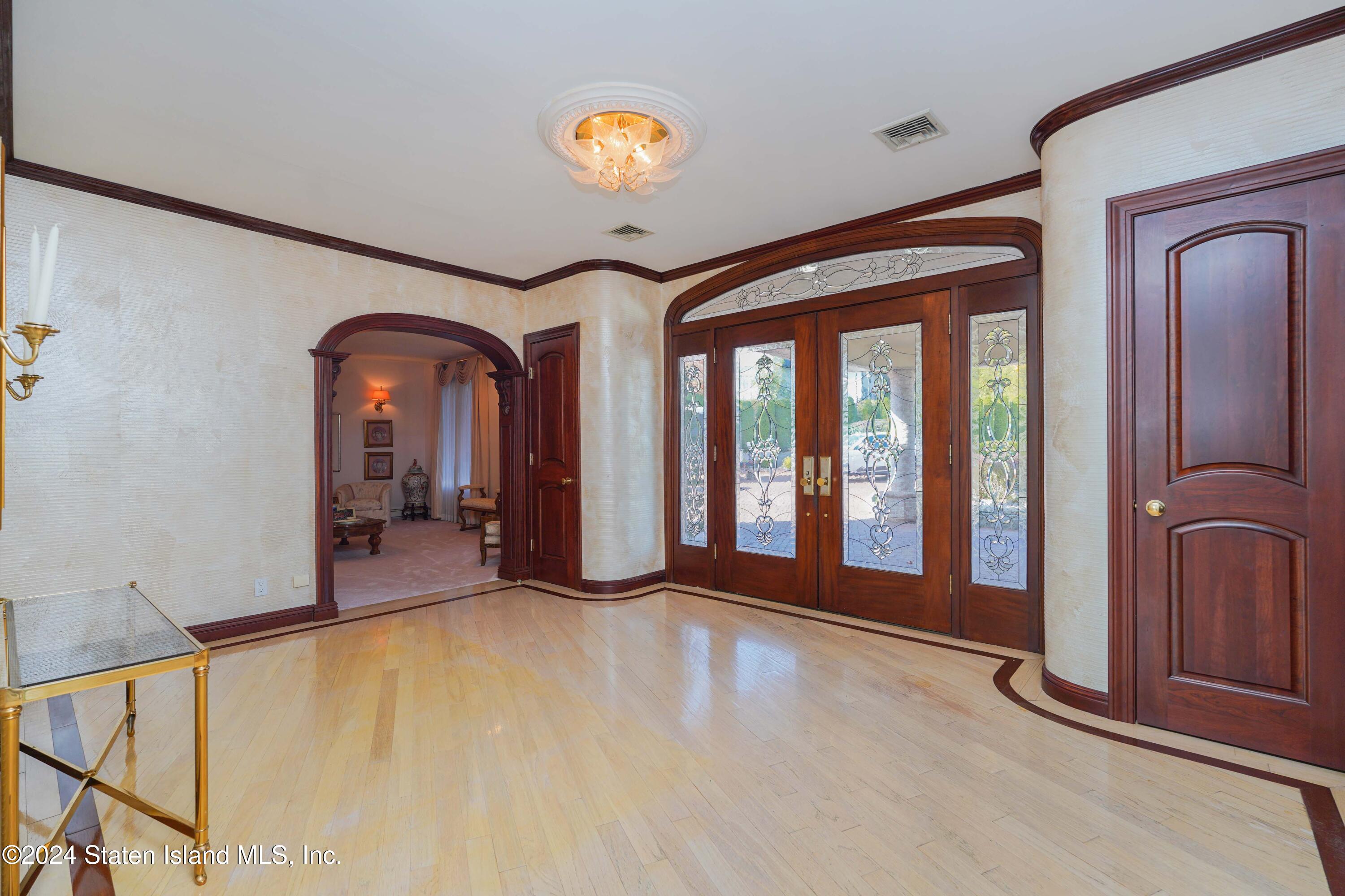 12 Romer Road Staten Island, NY 10304 - Photo 8 of 63 Photo Oct 29 2024, 2 03 52 AM