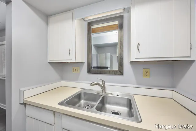 $139,000 | 6716 Cascade Road Southeast, Unit 37, Grand Rapids, MI 49546