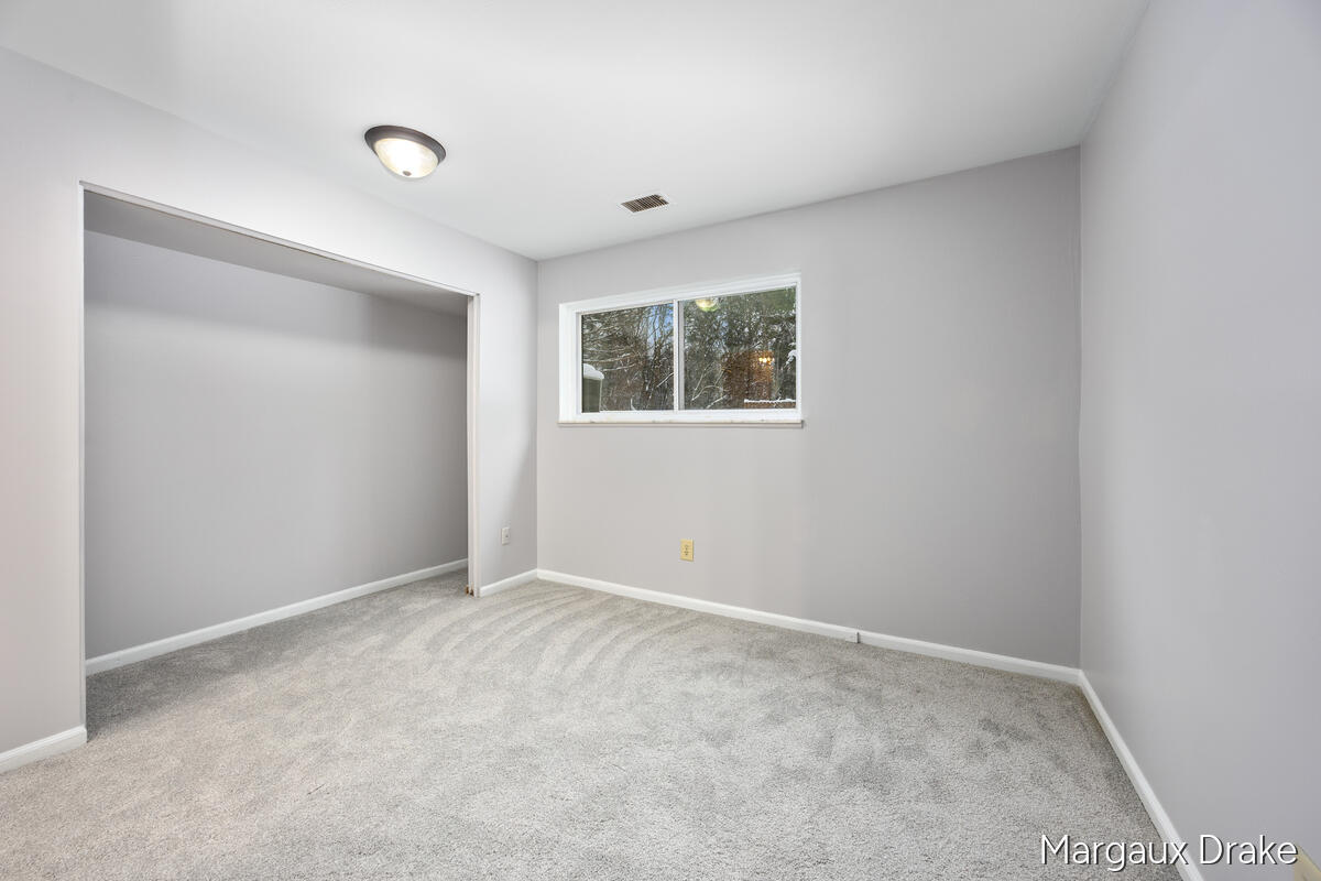 6716 Cascade Road Southeast, Unit 37 Grand Rapids, MI 49546 - Photo 13 of 21 6716-Cascade_012