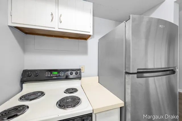 $139,000 | 6716 Cascade Road Southeast, Unit 37, Grand Rapids, MI 49546