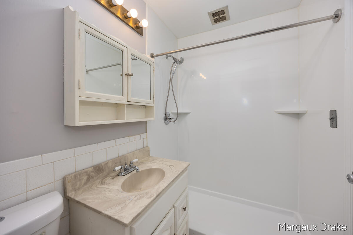 6716 Cascade Road Southeast, Unit 37 Grand Rapids, MI 49546 - Photo 16 of 21 6716-Cascade_014