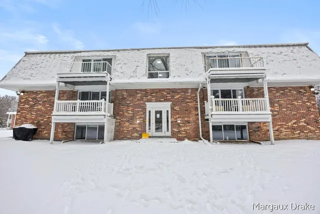$139,000 | 6716 Cascade Road Southeast, Unit 37, Grand Rapids, MI 49546