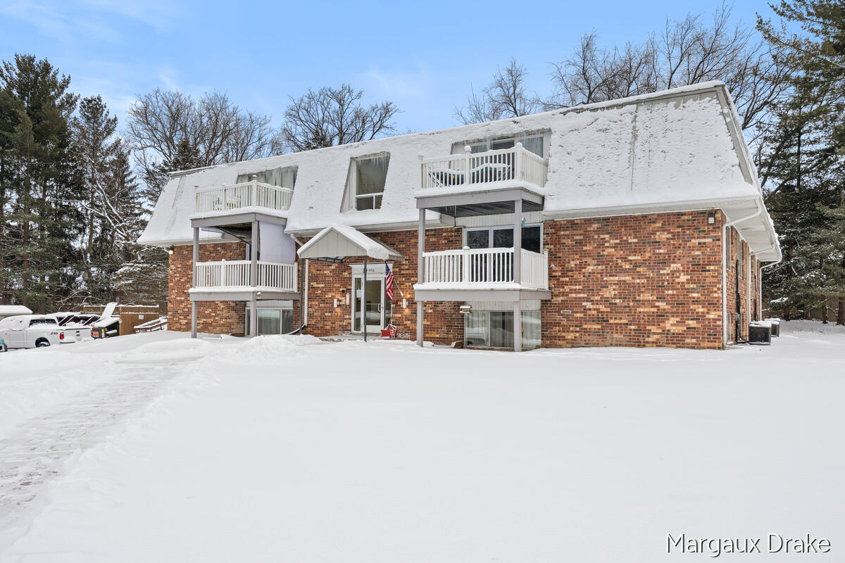 6716 Cascade Road Southeast, Unit 37 Grand Rapids, MI 49546 - Photo 4 of 21 6716-Cascade_002