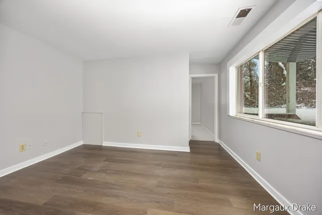 $139,000 | 6716 Cascade Road Southeast, Unit 37, Grand Rapids, MI 49546