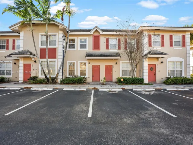 $2,600 | 767 Northwest 42nd Avenue, Unit 767, Plantation, FL 33317