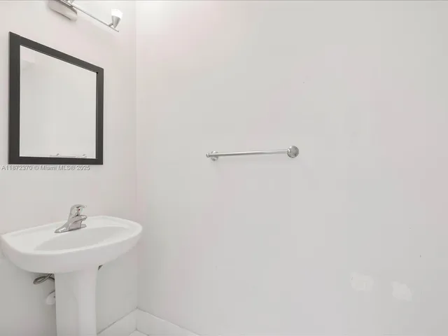 $2,600 | 767 Northwest 42nd Avenue, Unit 767, Plantation, FL 33317