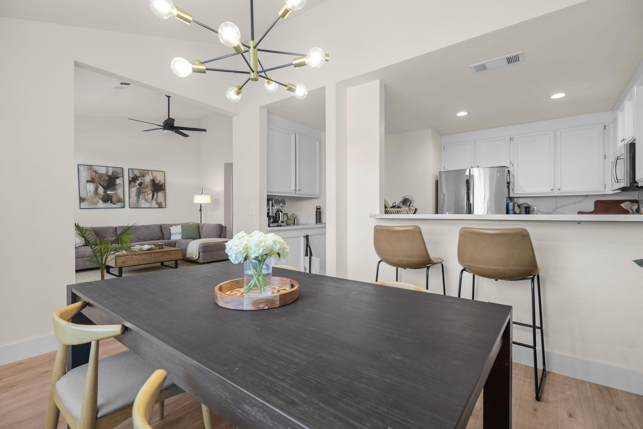 6014 Mid Drive Trail Redding, CA 96003 - Photo 5 of 20 15-web-or-mls-LZ0A0125