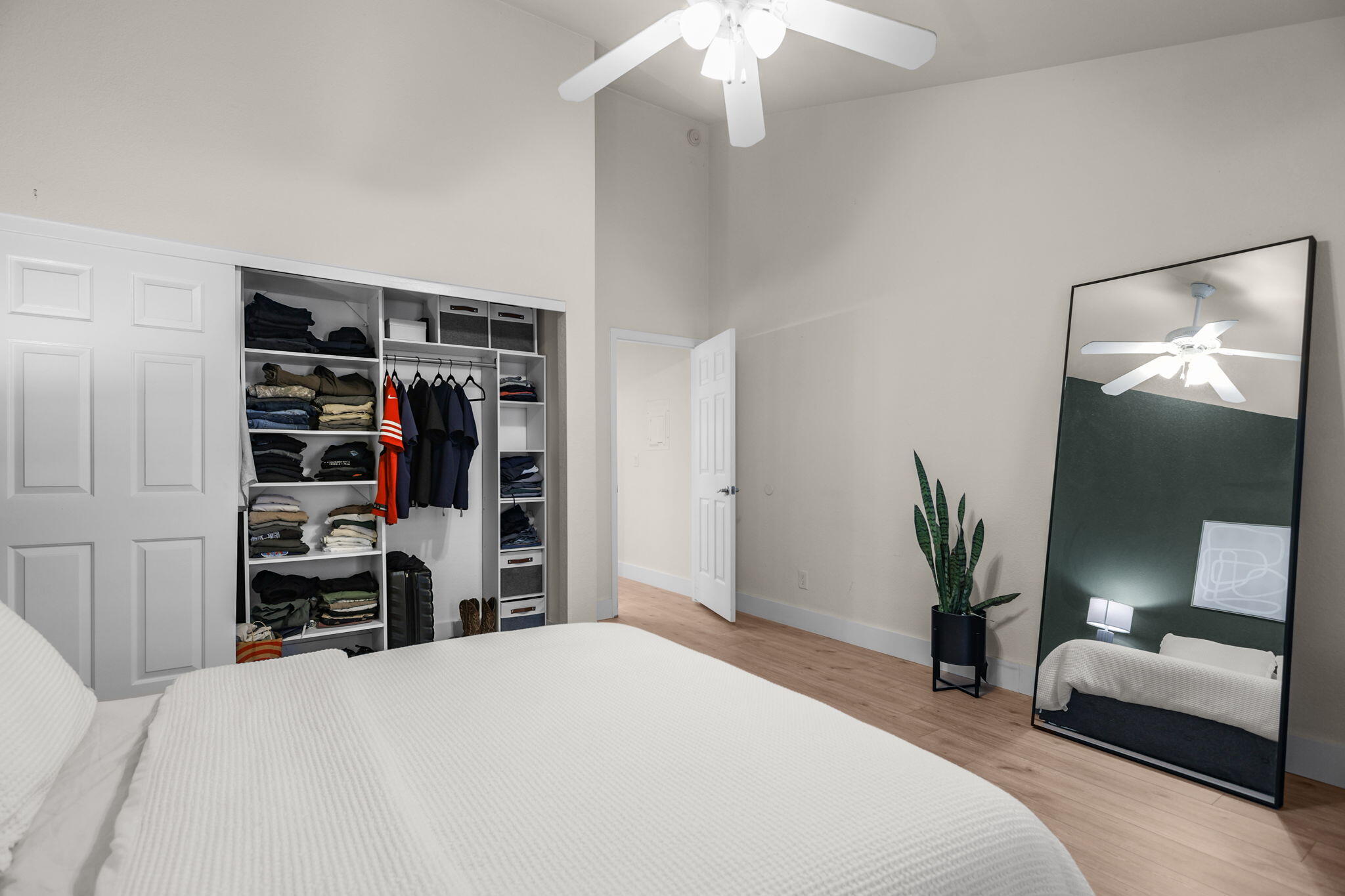 6014 Mid Drive Trail Redding, CA 96003 - Photo 10 of 20 Bedroom 1