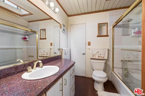 $899,000 | 2274 Vasanta Way, Los Angeles, CA 90068