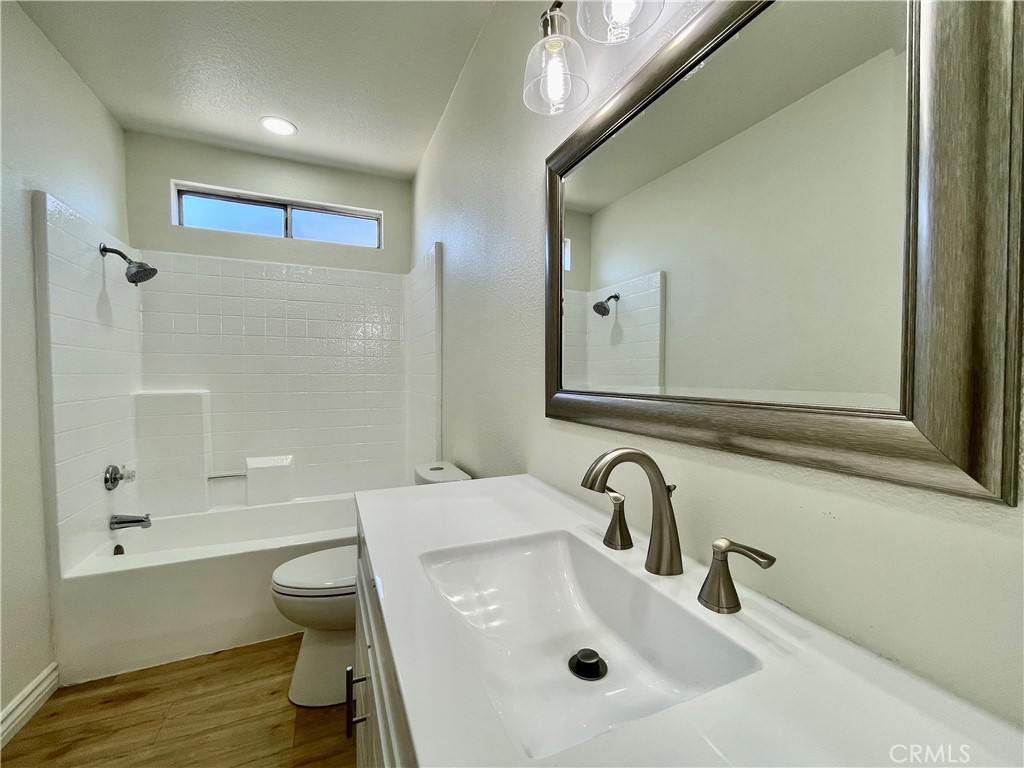 29928 Evans Road Menifee, CA 92586 - Photo 25 of 45 Hallway Bathroom