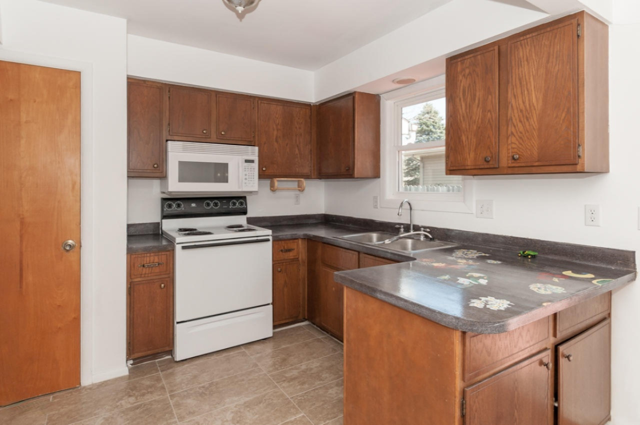 830 North Drake Road Kalamazoo, MI 49006 - Photo 3 of 16 N Drake-3