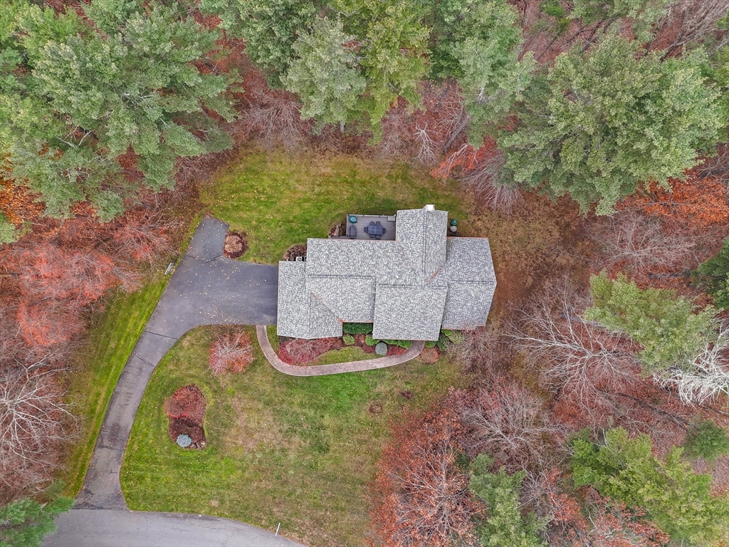 20 Barnside Road Boxford, MA 01921 - Photo 42 of 42 a backyard of a house with lots of green space