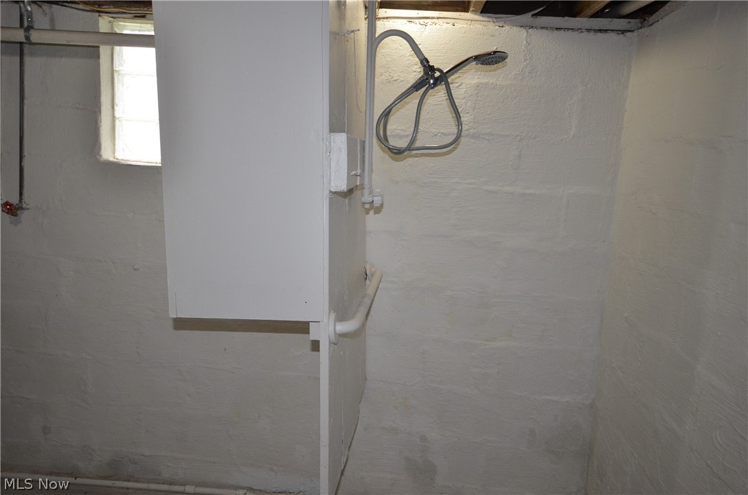 989 Industry Road Atwater, OH 44201 - Photo 42 of 45 basement shower