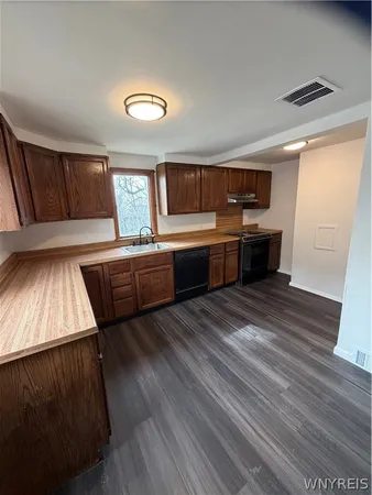 $179,000 | 35 Hewitt Avenue, Buffalo, NY 14215