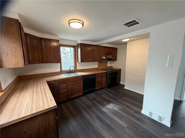 $179,000 | 35 Hewitt Avenue, Buffalo, NY 14215