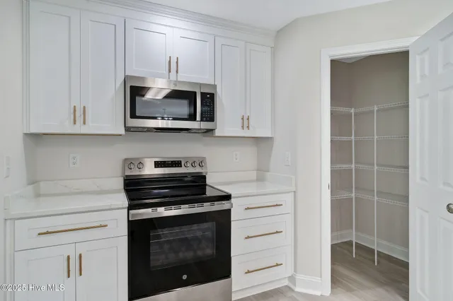 $340,000 | 102 Kyle Herring Drive, Teachey, NC 28464