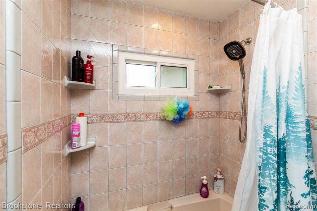 3263 Avon Manor Road Rochester Hills, MI 48307 - Photo 19 of 33
