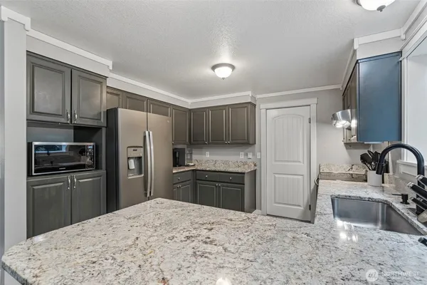 $590,000 | 266 Bear View Drive, Chehalis, WA 98532