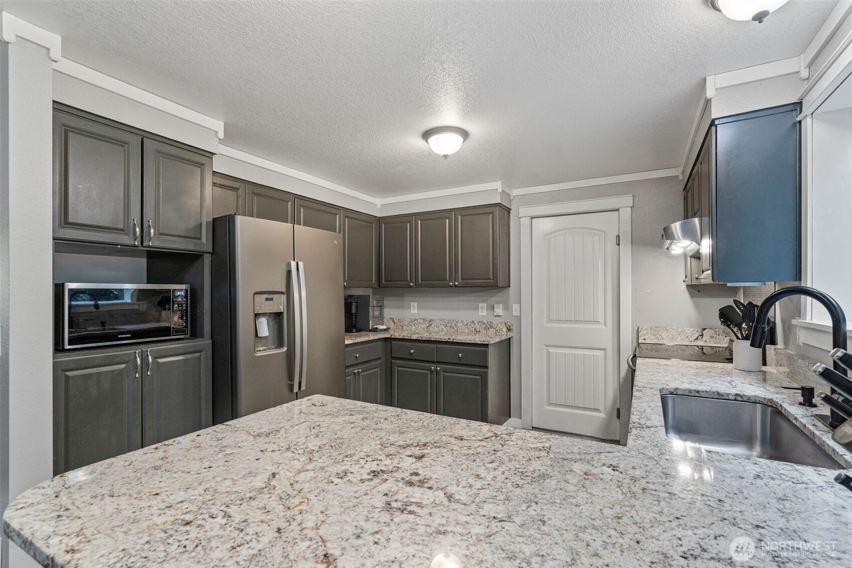 266 Bear View Drive Chehalis, WA 98532 - Photo 8 of 40