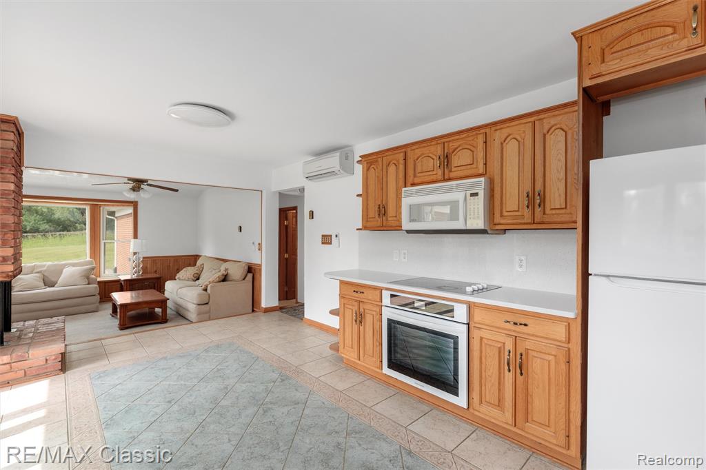 8173 Earhart Road South Lyon, MI 48178 - Photo 18 of 96 Gallery Image 18