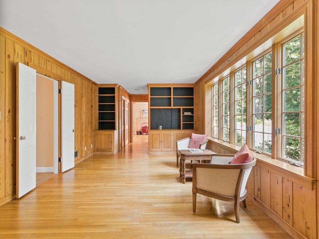 179 Winding River Road Wellesley, MA 02482 - Photo 5 of 19