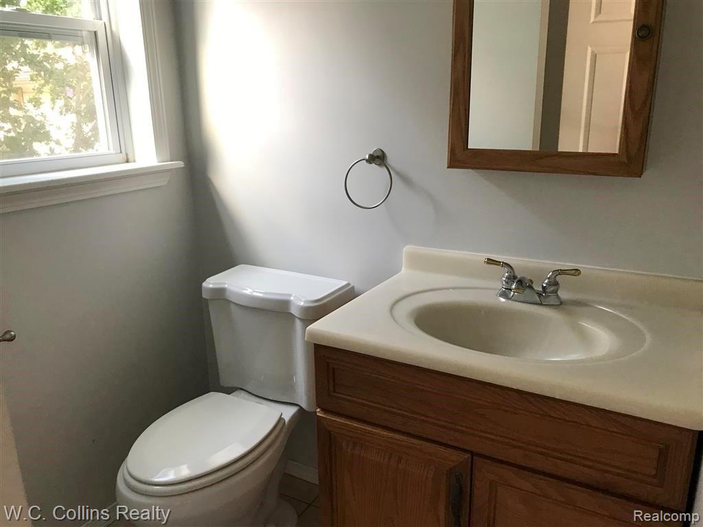 31641 Hayes Road Warren, MI 48088 - Photo 15 of 22 2019-08-21 10.25
