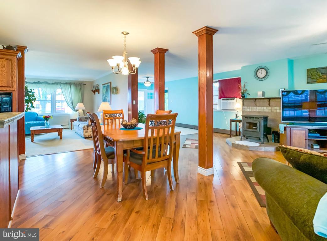 31 Margin Road Levittown, PA 19056 - Photo 6 of 29