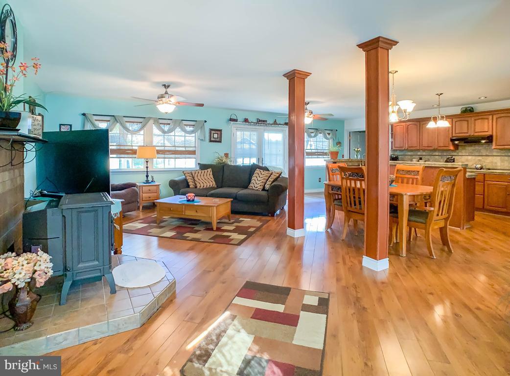 31 Margin Road Levittown, PA 19056 - Photo 8 of 29