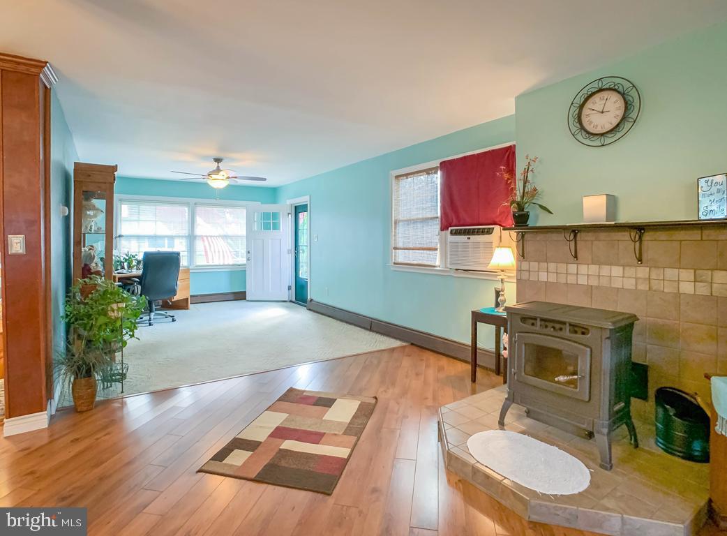 31 Margin Road Levittown, PA 19056 - Photo 10 of 29