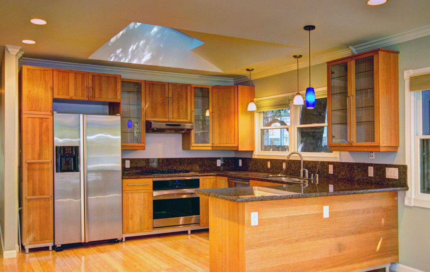 329 Middlefield Road Palo Alto, CA 94301 - Photo 3 of 7