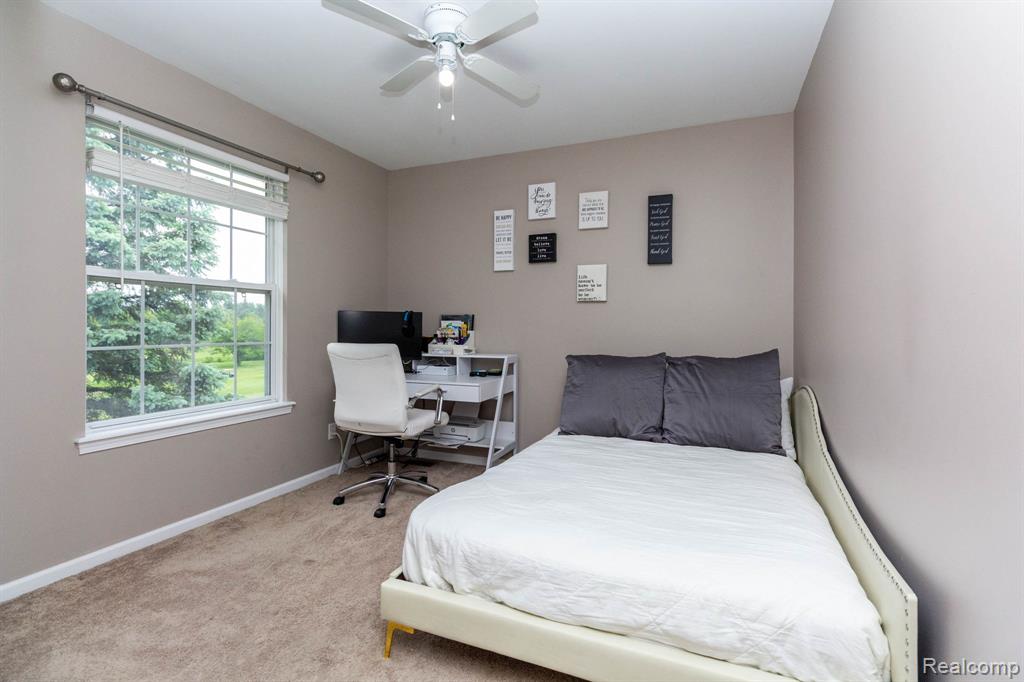 6075 Davison Road Burton, MI 48509 - Photo 18 of 23