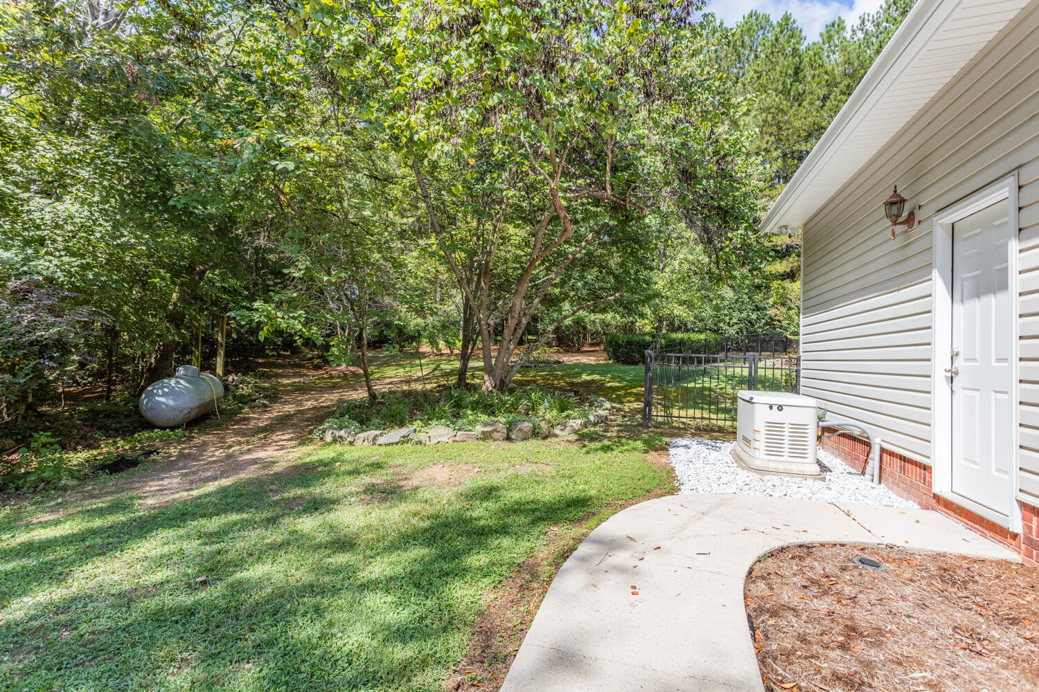 678 Hooper Road Ringgold, GA 30736 - Photo 10 of 104 678 Hooper Road HD-9