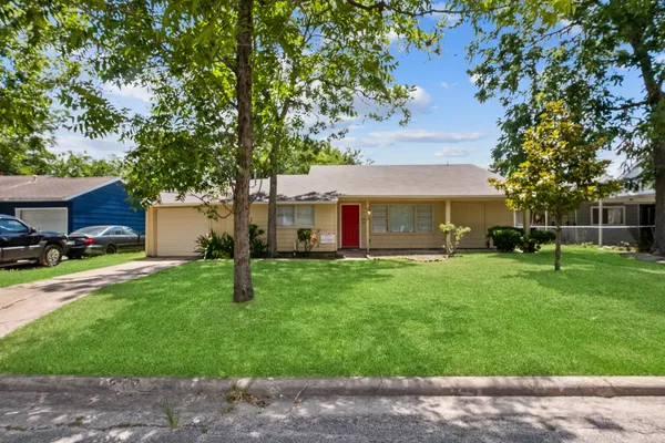 $1,595 | 2253 Collier Street, Houston, TX 77023
